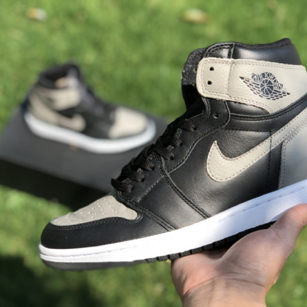Nike air Jordan retro 1s shadows size 9 mens